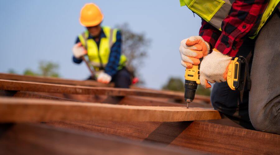 Professional residential roofers in Kinross, MI